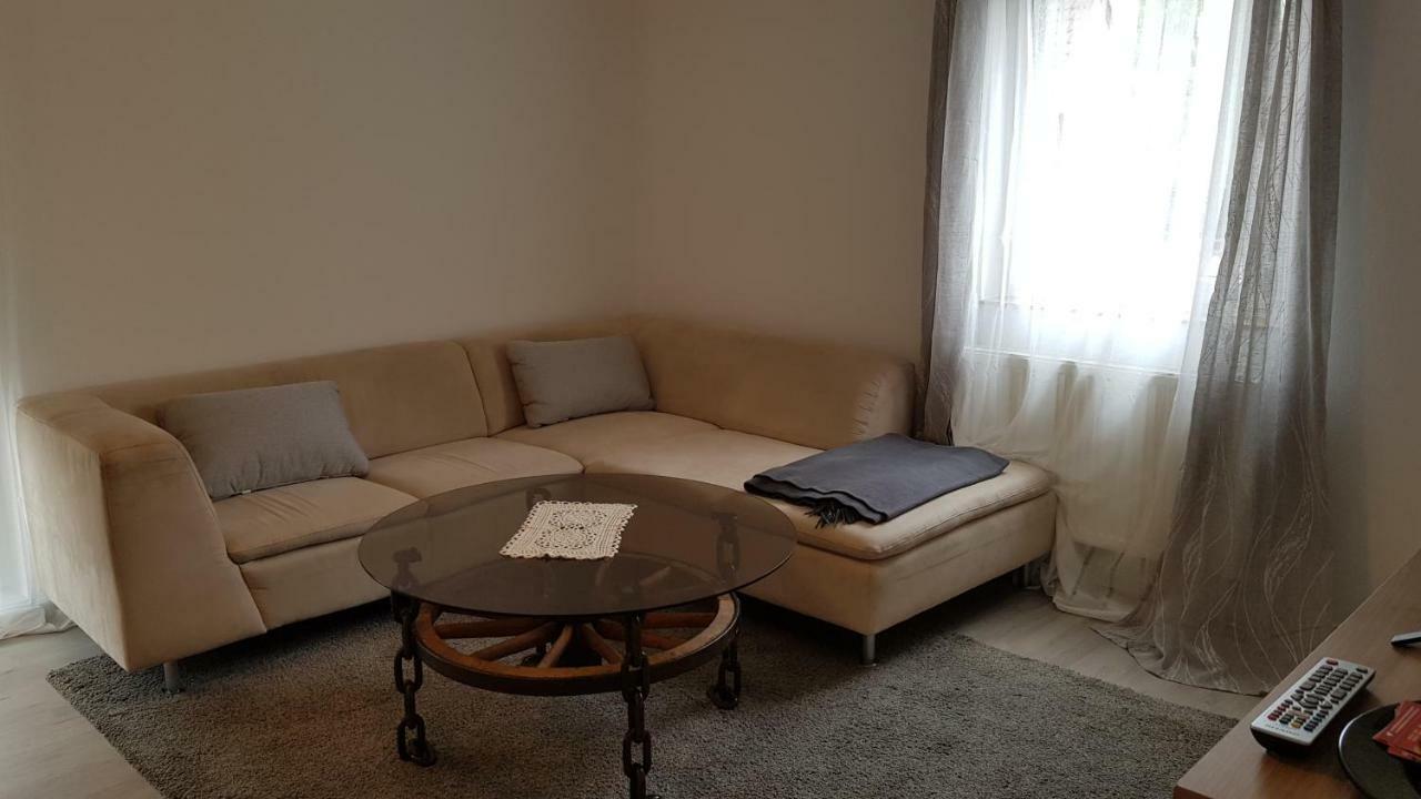 Outletcity Ferienwohnung Apartment 2 Metzingen  Eksteriør bilde