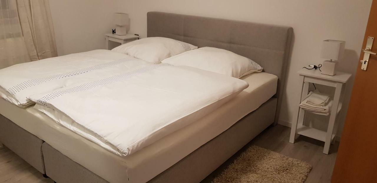 Outletcity Ferienwohnung Apartment 2 Metzingen  Eksteriør bilde