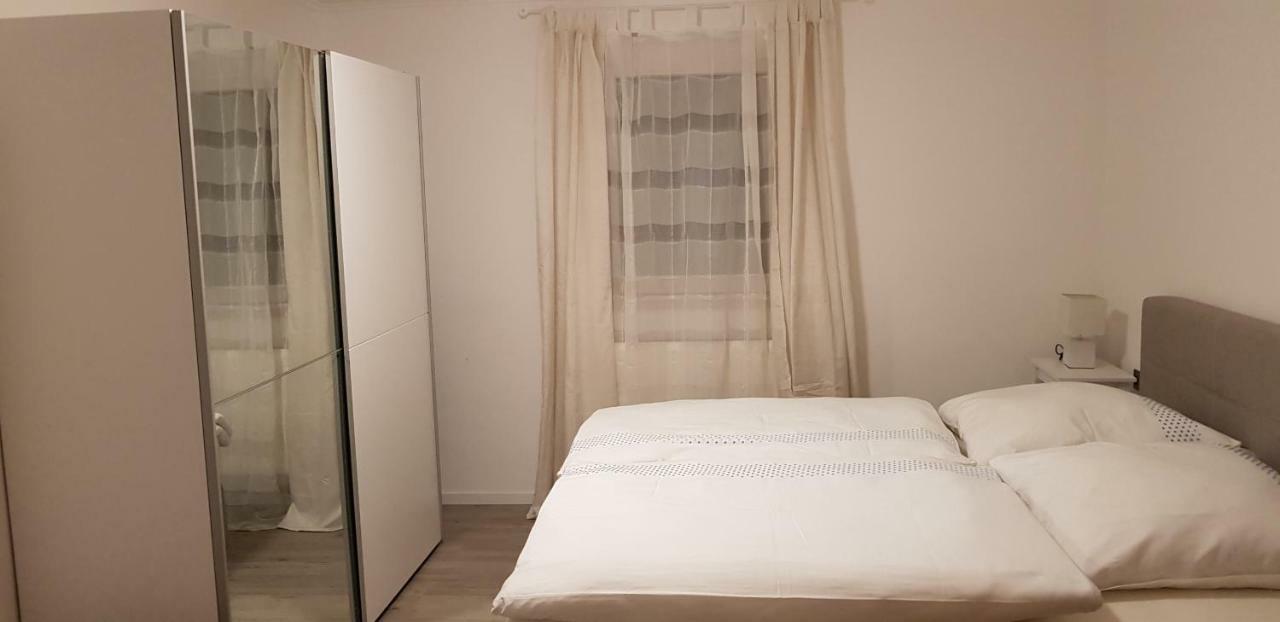 Outletcity Ferienwohnung Apartment 2 Metzingen  Eksteriør bilde